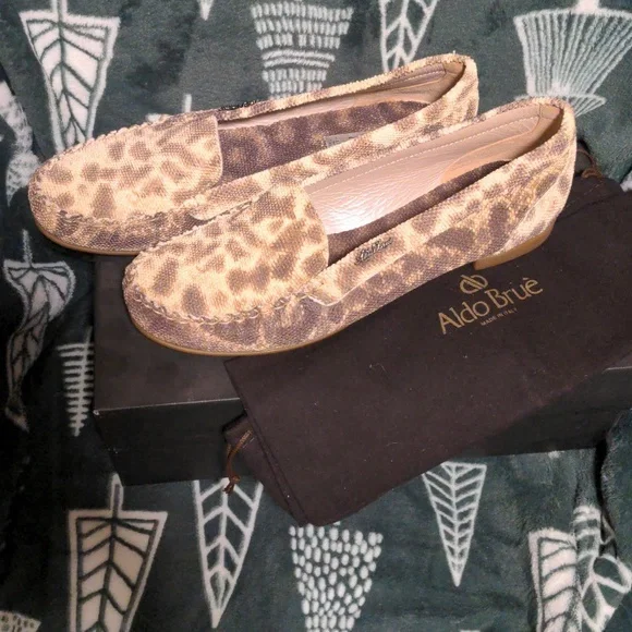 Aldo Brué Women's Leather Snakeskin Print Flats - Picture 8 of 8